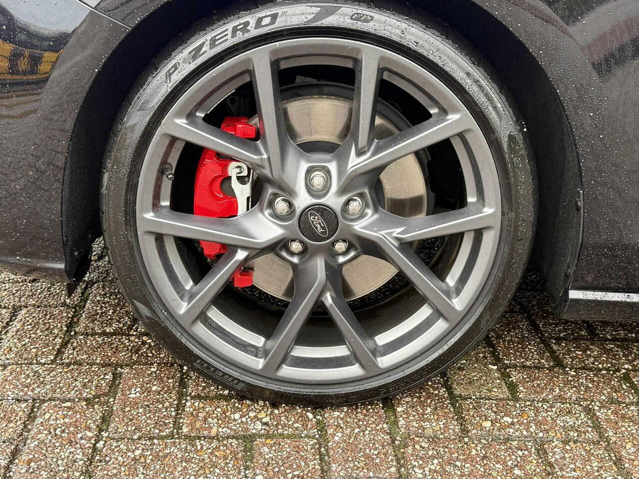 Ford FOCUS 2.3 EcoBoost ST-X | 280pk | Winter Pack | Achteruitrijcamera | Head up Display | AGR-Stoelen | Sper Differentieel