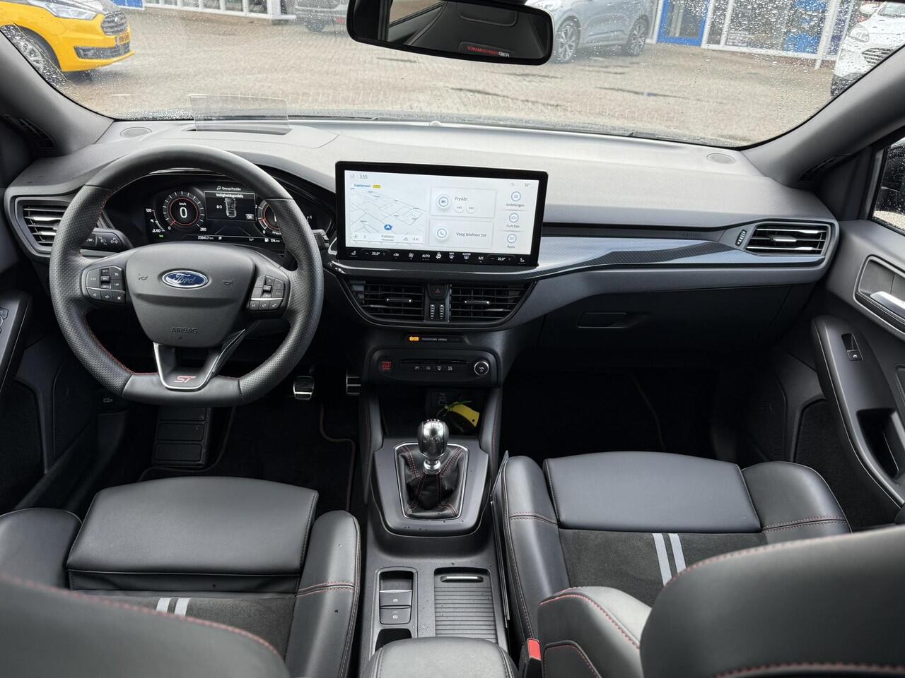 Ford FOCUS 2.3 EcoBoost ST-X | 280pk | Winter Pack | Achteruitrijcamera | Head up Display | AGR-Stoelen | Sper Differentieel