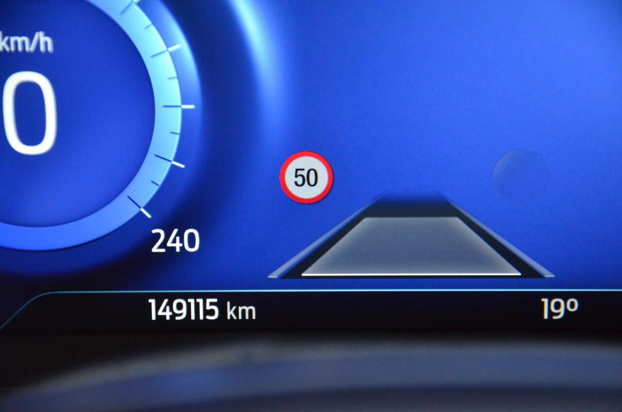 Ford FOCUS Wagon 1.0 EcoBoost Hybrid Titanium Navi/Pdc/Ecc/Led/Stoel Stuur & ruitverwarming/Leder/Cr-Controle/Privacy-Glass/Lmv/Achteruitrijcamera/Virtual Cockpit