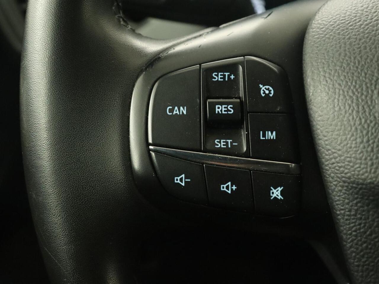 Ford FOCUS 1.0 EcoBoost Hybrid Titanium | Automaat | Carplay | Keyless | Navigatie | Climate control | Full LED | Parkeerhulp | Cruise control | DAB