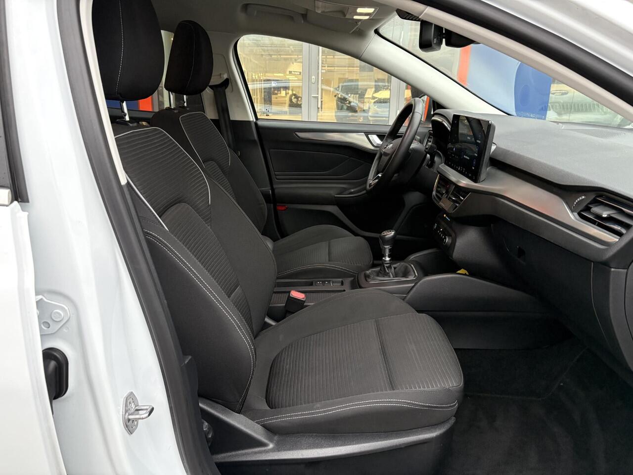 Ford FOCUS Wagon 1.0 EcoBoost Hybrid Titanium | Elektrisch uitklapbare trekhaak | Cruise Control | Winter Pack | Climate Control