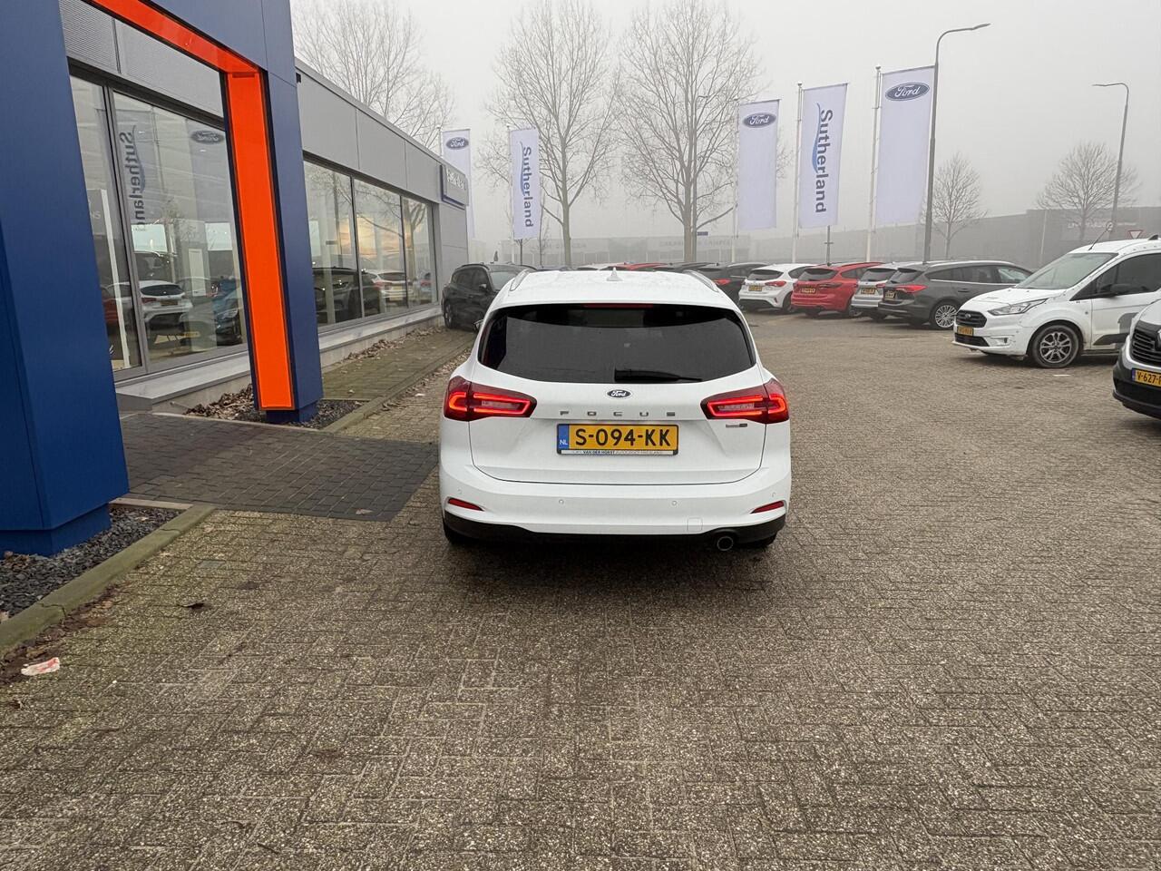 Ford FOCUS Wagon 1.0 EcoBoost Hybrid Titanium | Elektrisch uitklapbare trekhaak | Cruise Control | Winter Pack | Climate Control