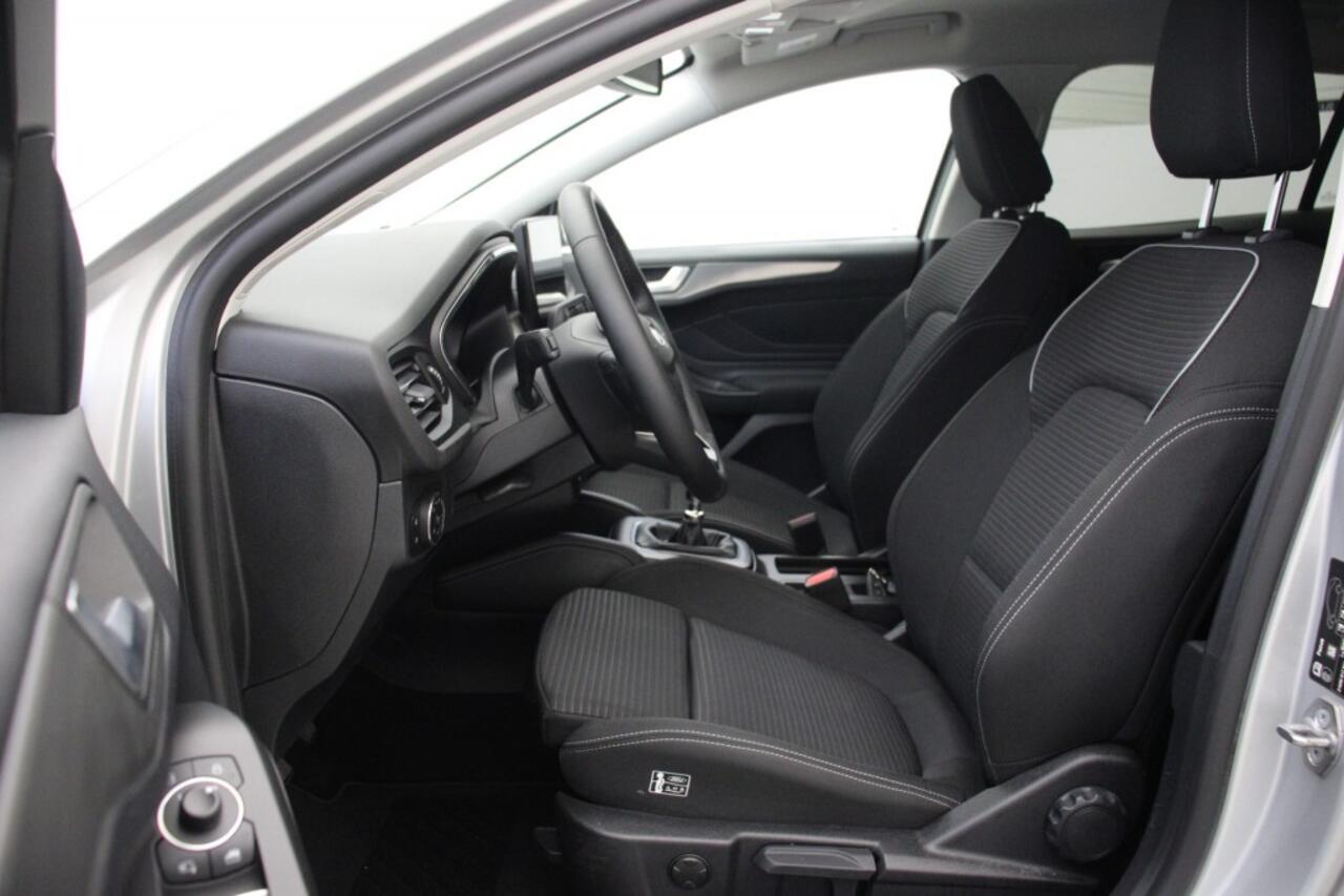 Ford FOCUS 1.0 EcoBoost Hybrid Titanium X wagon - Carplay, Navi, Cruise, Camera