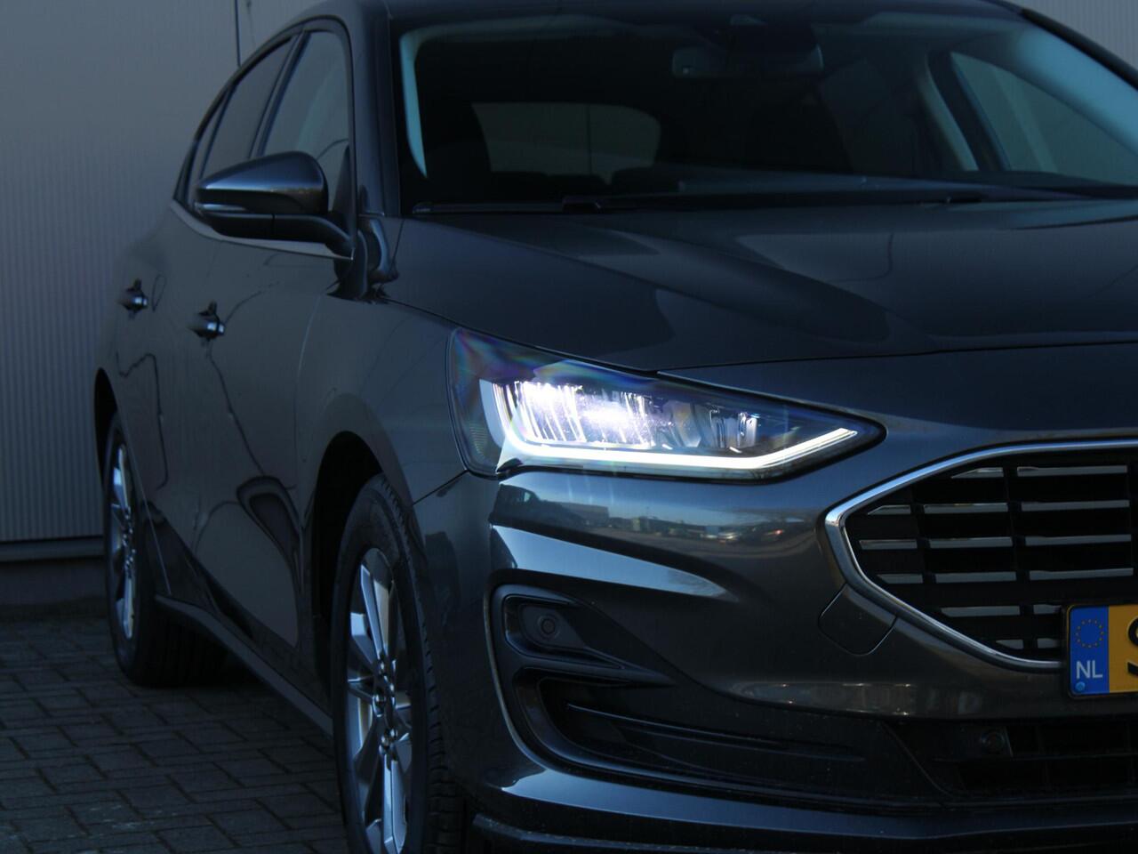 Ford FOCUS 1.0 EcoBoost Hybrid Titanium | GROOT SCHERM | Navigatie | DAB | PDC | LED