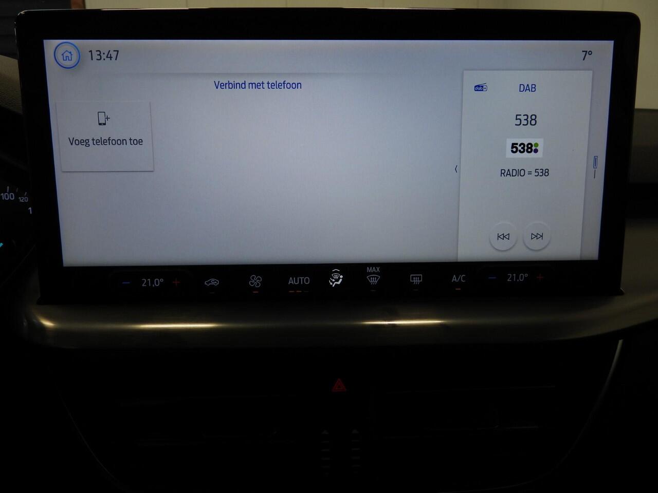 Ford FOCUS 1.0 EcoBoost Hybrid Titanium NAVI/CLIMA/CRUISE/PDC/16"LMV!