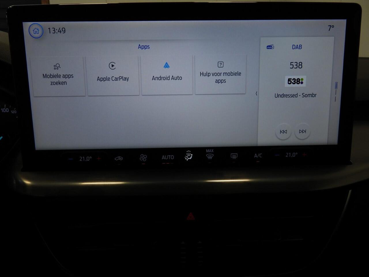 Ford FOCUS 1.0 EcoBoost Hybrid Titanium NAVI/CLIMA/CRUISE/PDC/16"LMV!