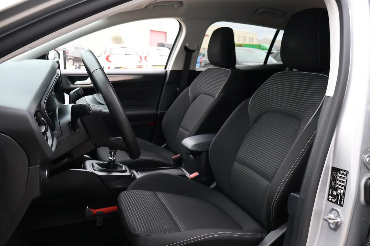 Ford FOCUS Wagon 1.0 Hybrid Titanium 1e Eigenaar | Volledig Onderh | NL-Auto | BTW | Camera | Navi | AD Cruise | Carplay | Driver Assist Pack | DAB | Full Led | Keyless