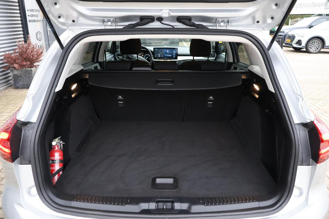 Ford FOCUS Wagon 1.0 Hybrid Titanium 1e Eigenaar | Volledig Onderh | NL-Auto | BTW | Camera | Navi | AD Cruise | Carplay | Driver Assist Pack | DAB | Full Led | Keyless