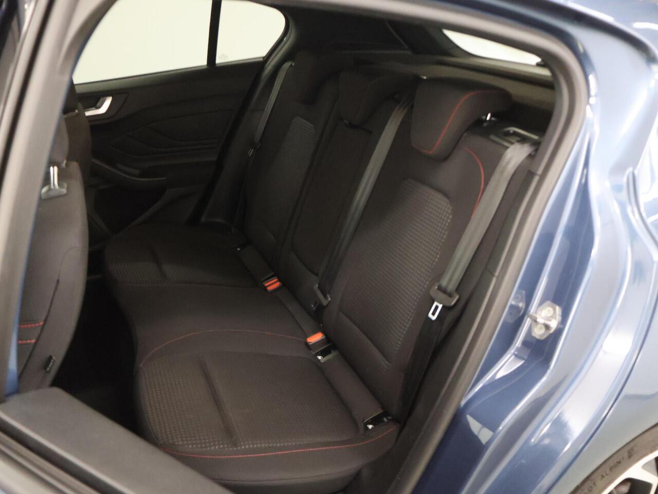 Ford FOCUS 1.0 EcoBoost Hybrid ST Line Style | Winterpack | Cruise Control Adaptief | Dodehoekdetectie | Parkeercamera |