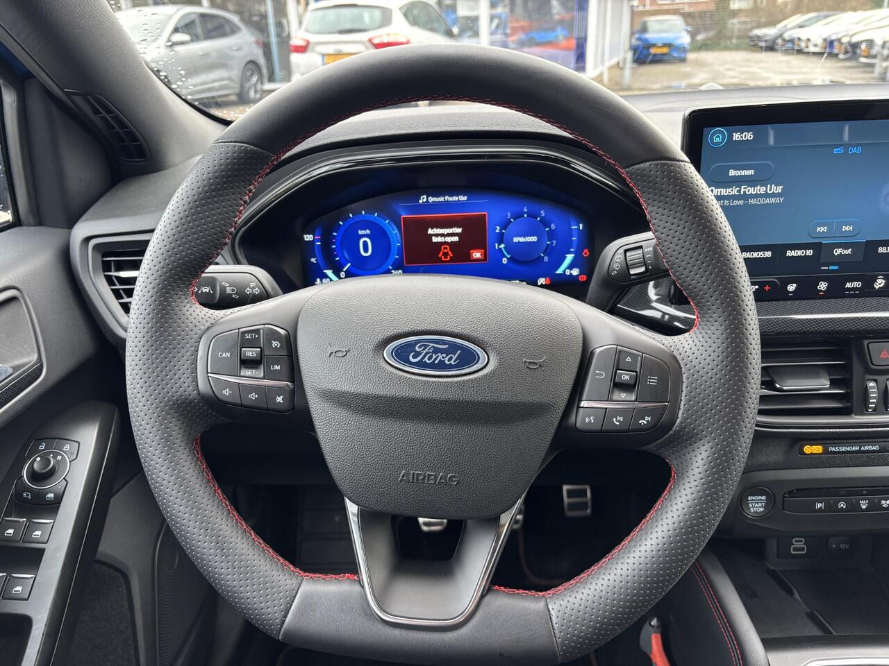Ford FOCUS 1.0 EcoBoost Hybrid ST Line X | Bellen voor bezichtiging | 125pk Trekhaak | Adaptieve Cruise | Winterpack | Achteruitrijcamera | Nederlandse auto
