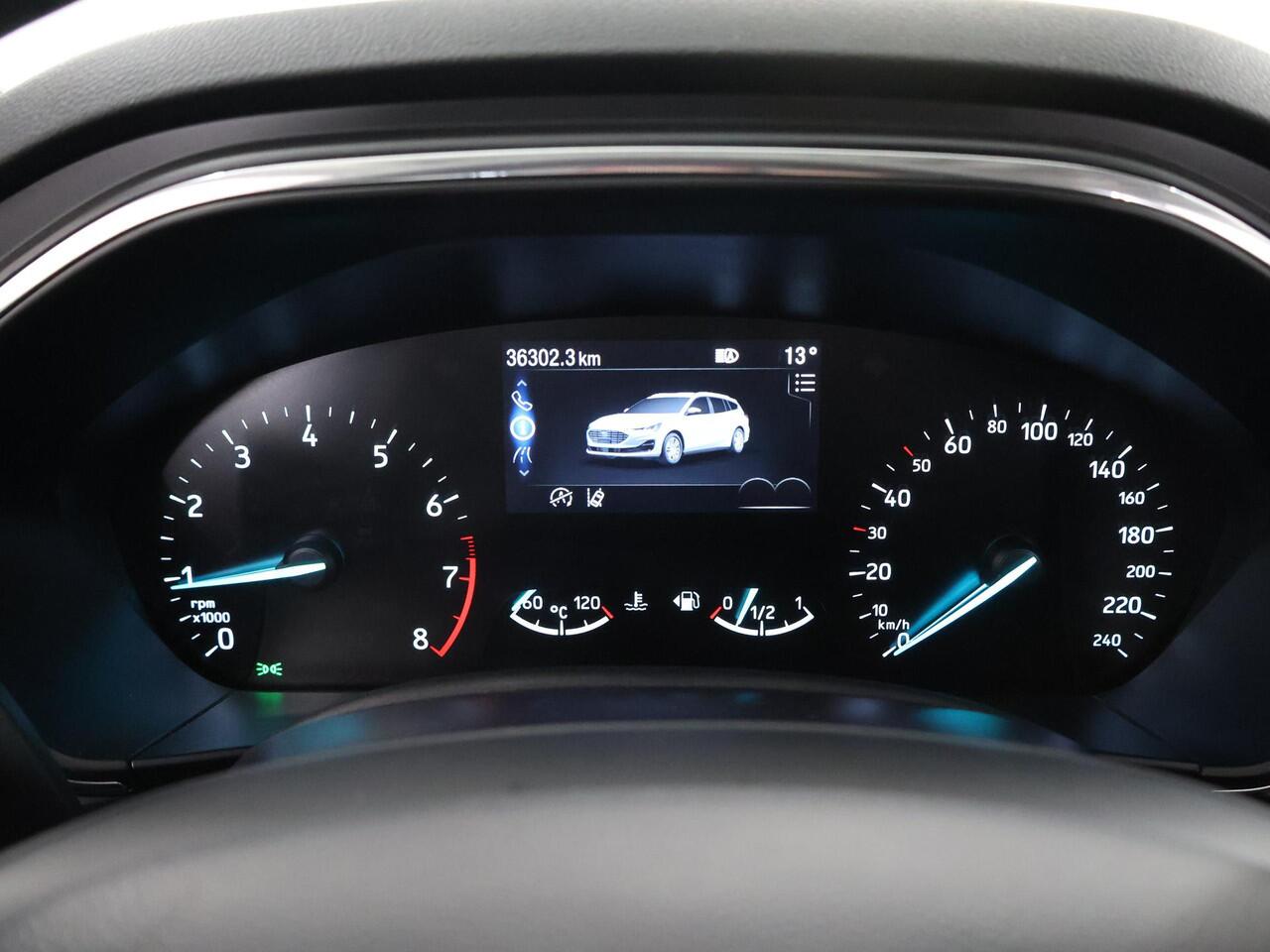 Ford FOCUS Wagon 1.0 EcoBoost Hybrid Titanium | Trekhaak | Winterpakket | Cruise Control Adaptief | Parkeercamera | Navigatie |