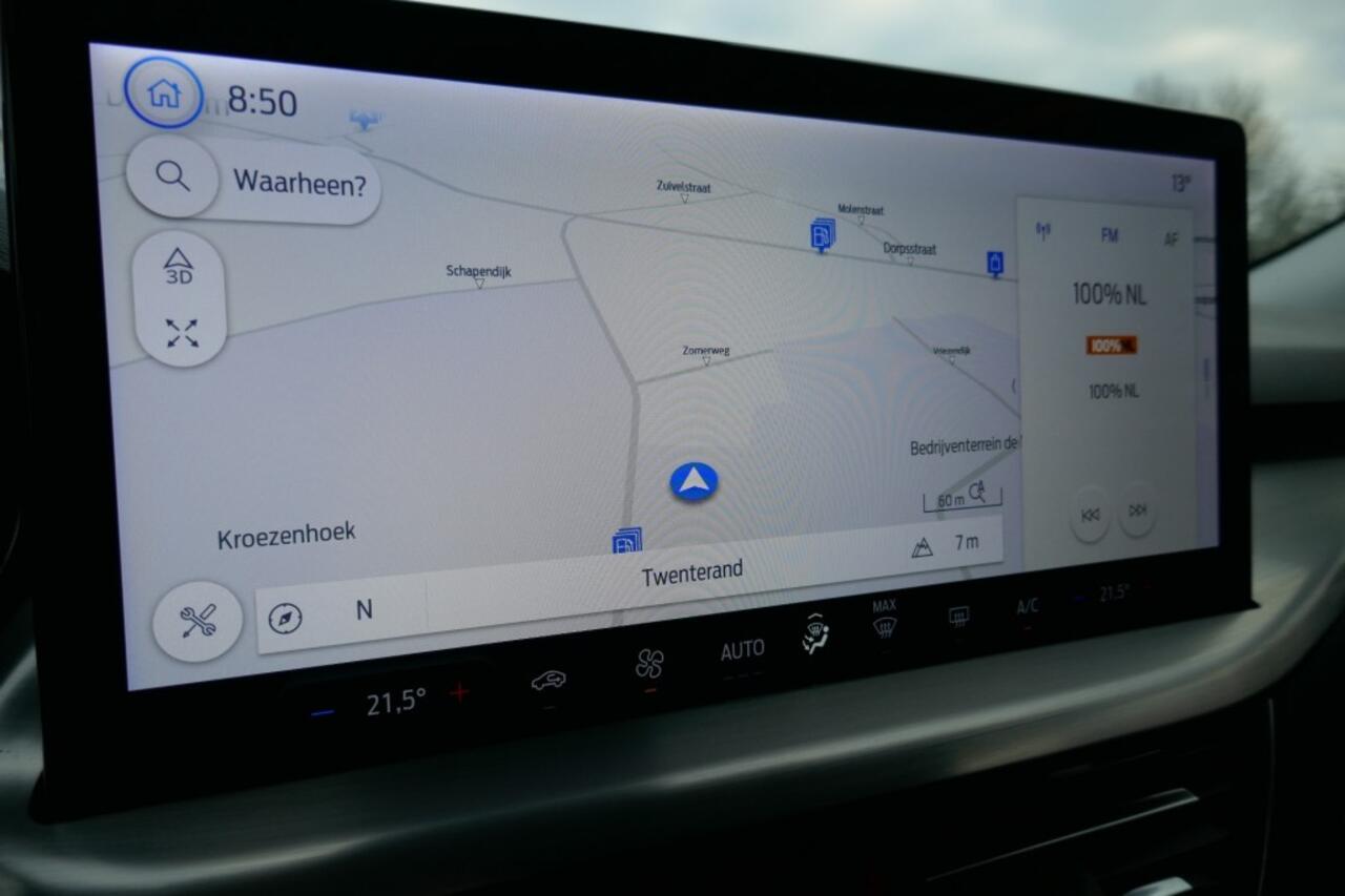Ford FOCUS 1.0 EBH TITANIUM 125 PK MILDHYBRID / GROOTSCHERM/ APPLE