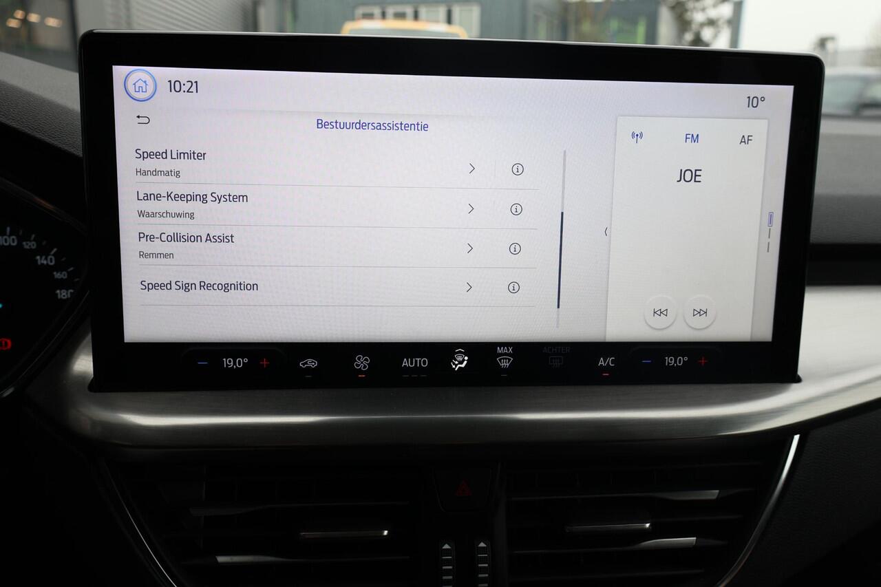 Ford FOCUS 1.0 Hybrid Titanium 1e Eigenaar | Volledig Onderh | NAP | BTW | Carplay | Navi | Cruise | Start/Stop | Full Led | PDC | Hill-Hold