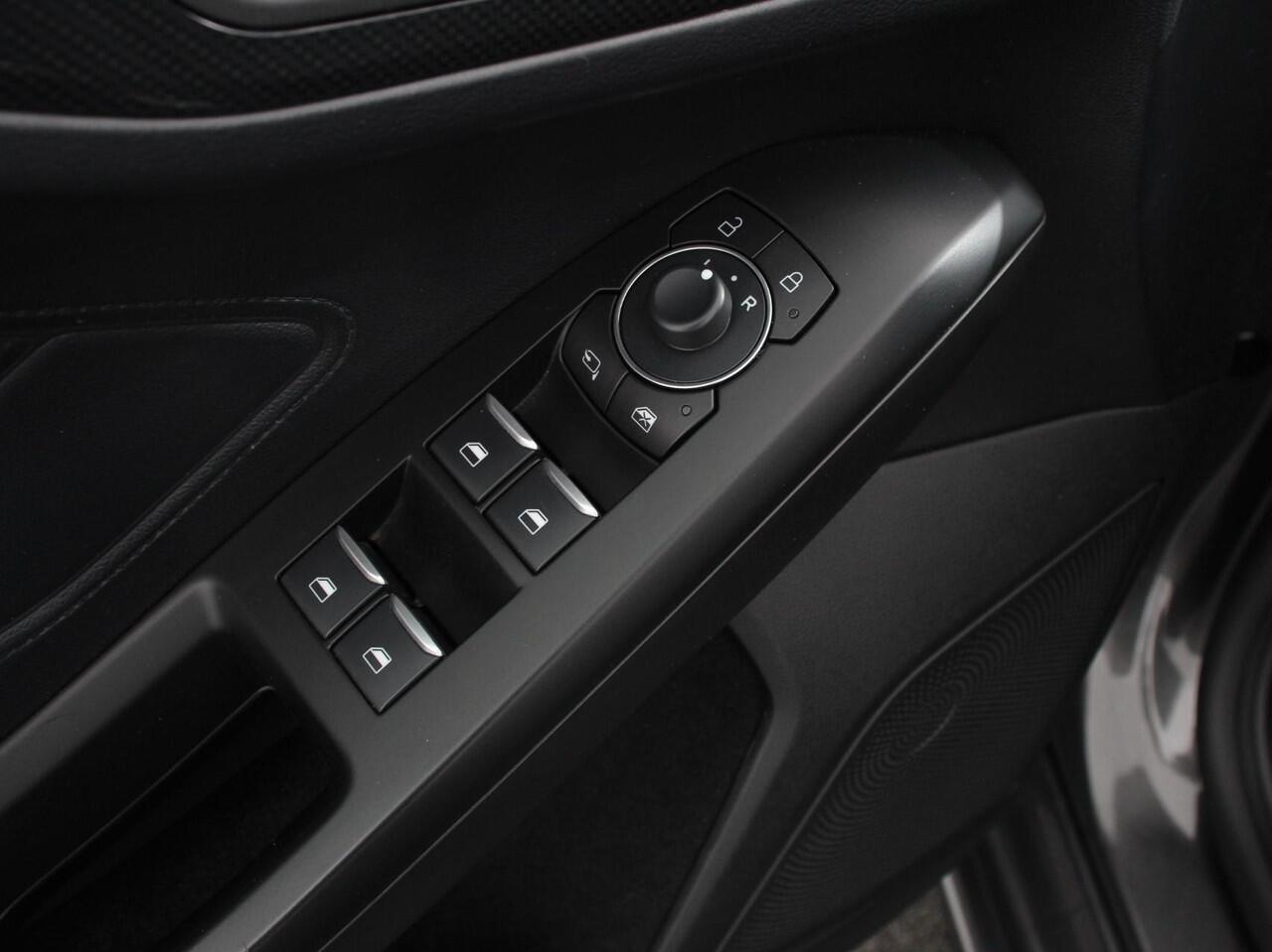 Ford FOCUS 1.0 Focus 125 PK HB ST-Line Automaat | Navigatie | Climate control | Cruise control | Carplay/Android Auto | LM velgen | Parkeersensoren | Led Matrix koplampen