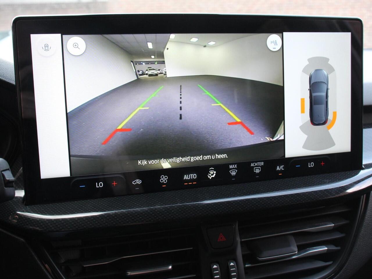 Ford FOCUS 1.0 Focus 125 PK HB ST-Line Automaat | Navigatie | Climate control | Cruise control | Carplay/Android Auto | LM velgen | Parkeersensoren | Led Matrix koplampen