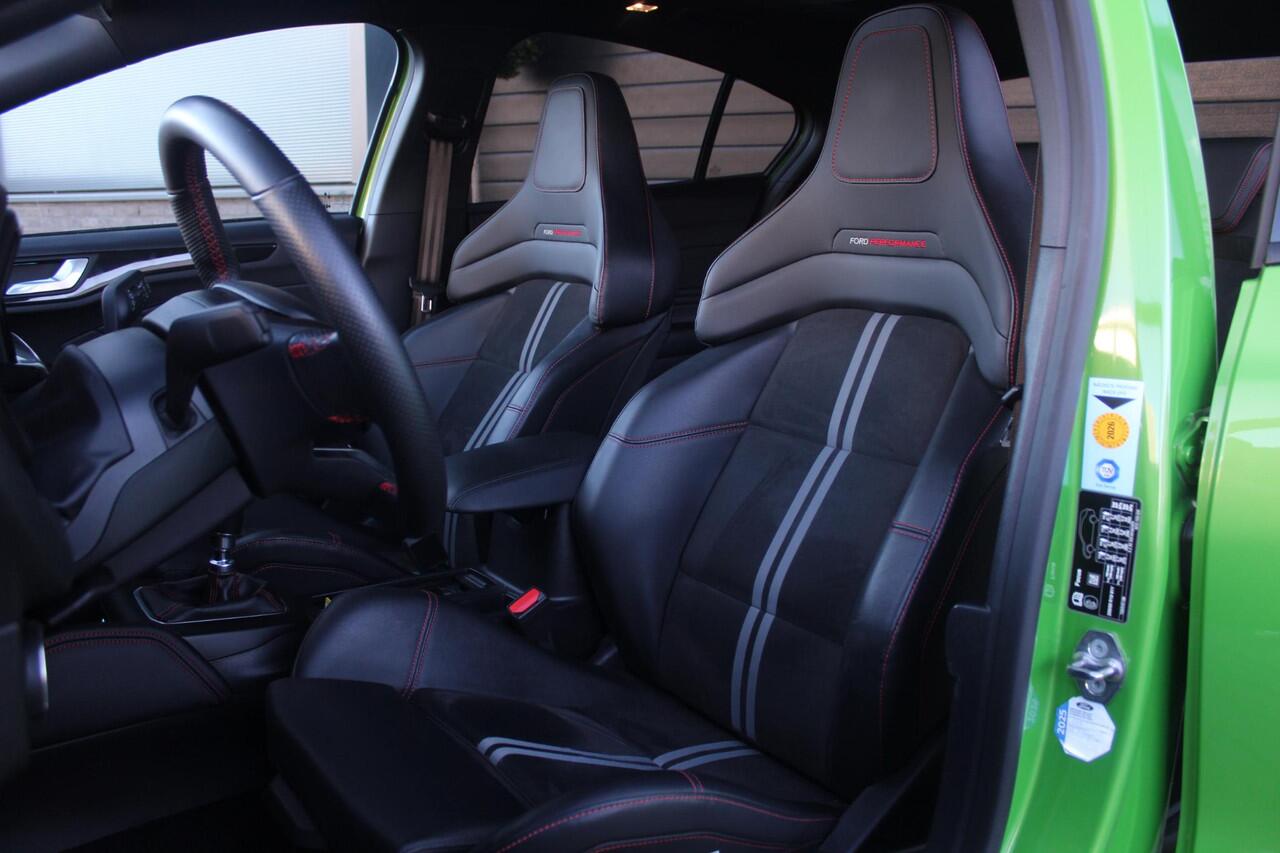 Ford FOCUS 2.3 EcoBoost ST-X | Panorama-dak | Winterpack | Fabrieksgarantie 02-2028 | Dealer onderhouden | Perfecte staat