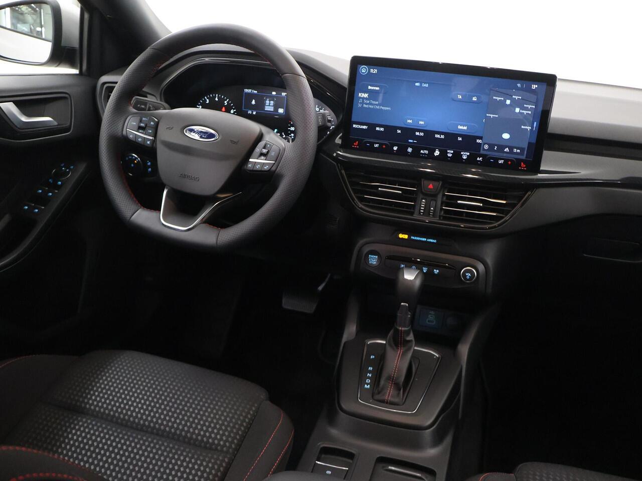 Ford FOCUS Wagon 1.0 EcoBoost Hybrid ST Line | Trekhaak | Panoramadak | Winterpakket | Matrix Led | Climate Control |