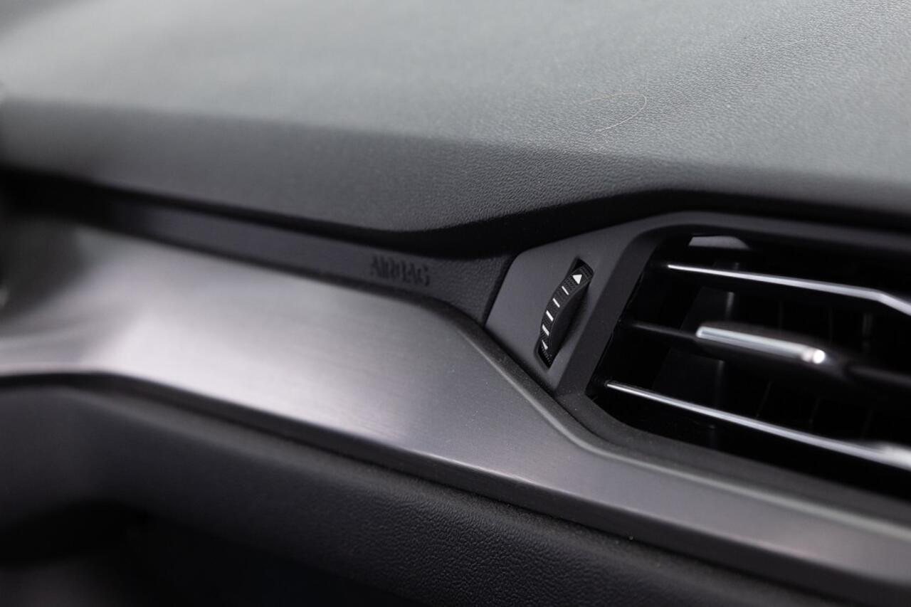 Ford FOCUS 1.0 EcoBoost Hybrid Titanium X Automaat .