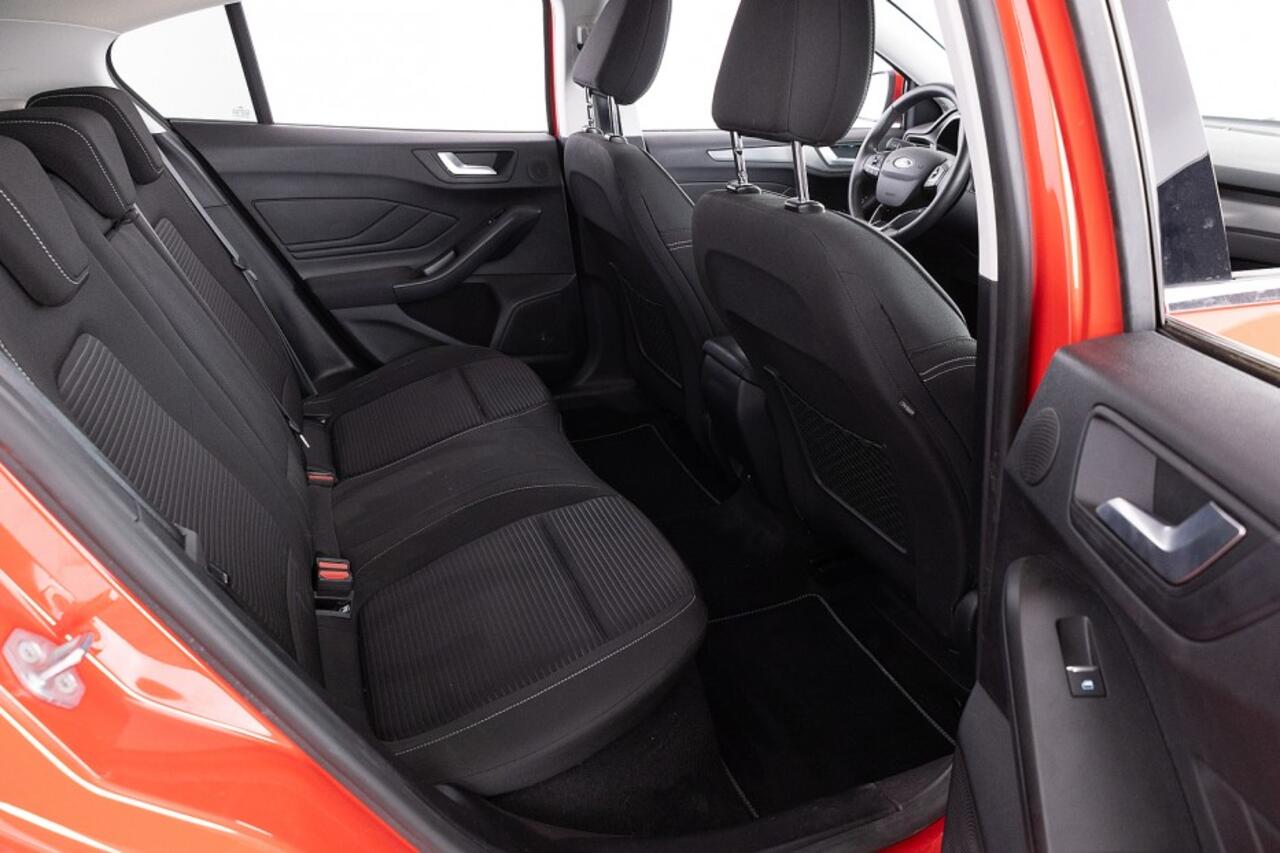 Ford FOCUS 1.0 EcoBoost Hybrid Titanium X Automaat .
