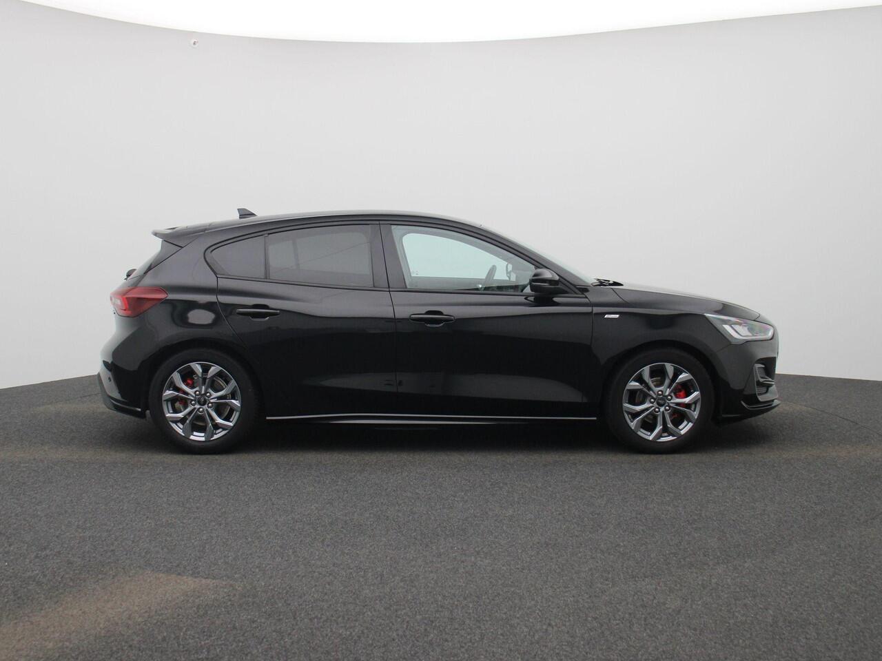 Ford FOCUS 1.0 EcoBoost Hybrid ST Line X | Climate Control / ECC | Licht metalen velgen 17 inch | Cruise control | Navigatie | LED koplampen | Park Distance Control voor en achter | Achteruitrijcamera |