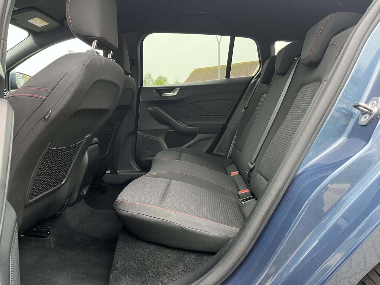 Ford FOCUS Wagon 1.0 EcoBoost Hybrid ST Line 155pk Automaat | Adaptive cruise control | Winter Pack | Dodehoeksensoren | Camera