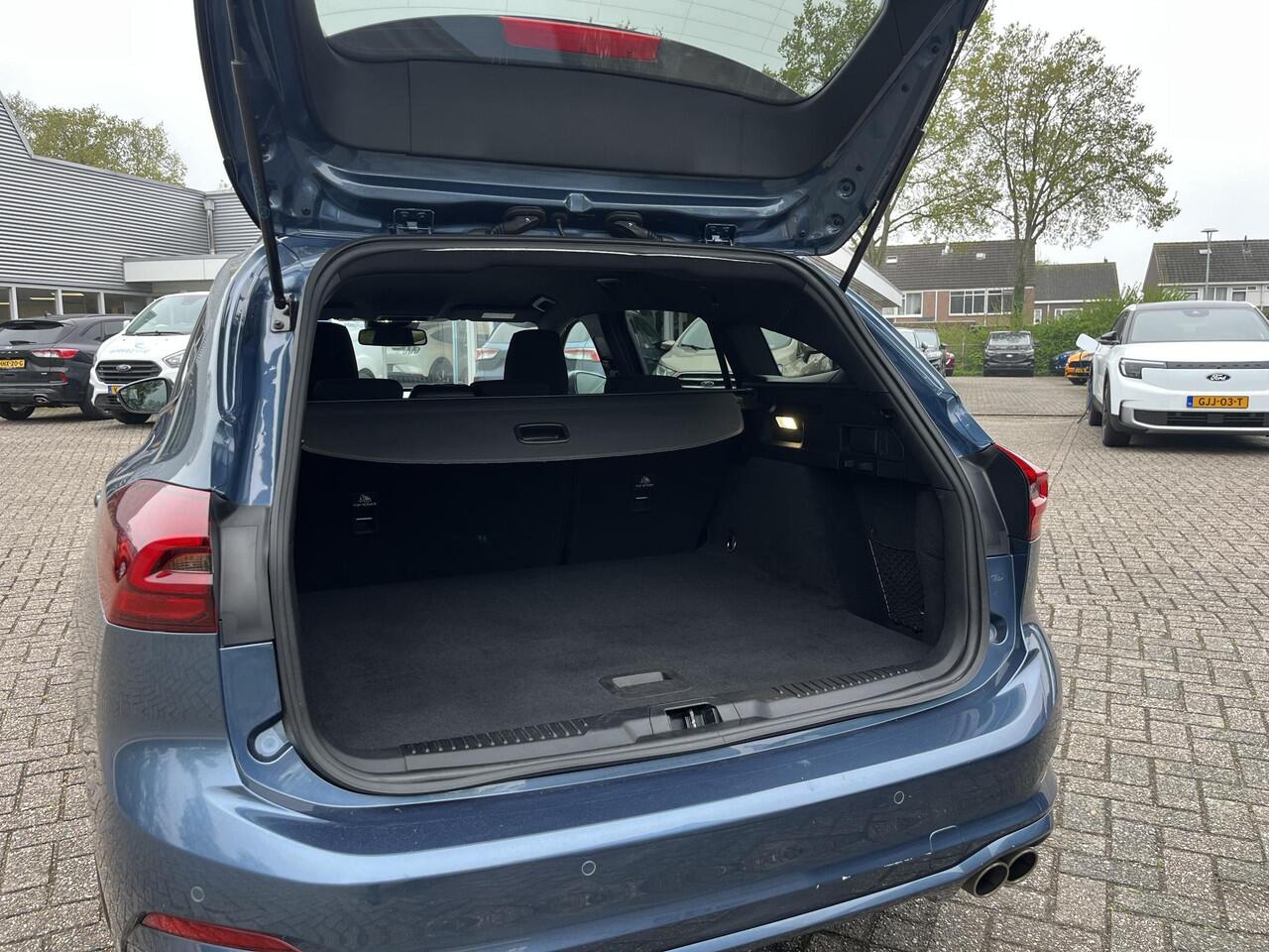 Ford FOCUS Wagon 1.0 EcoBoost Hybrid ST Line 155pk Automaat | Adaptive cruise control | Winter Pack | Dodehoeksensoren | Camera