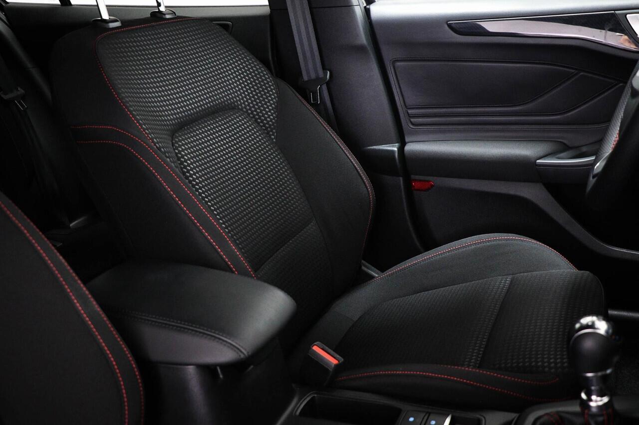 Ford FOCUS Wagon 1.0 EcoBoost Hybrid ST Line X | WINTER / DRIVER ASSISTANCE- PACK | STUURVERWARMING