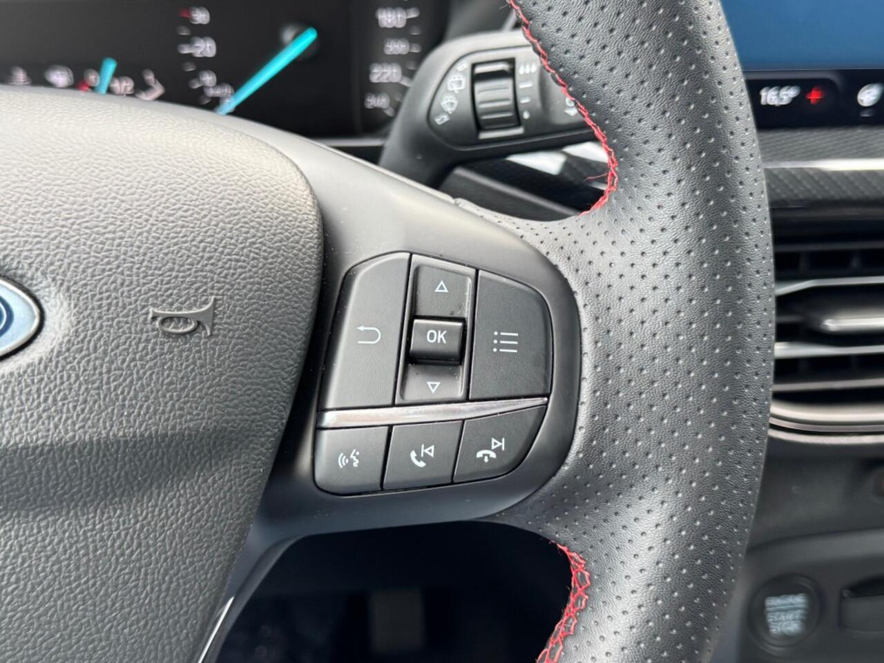 Ford FOCUS 1.0 Ecob 125 pk ST Line - adap cruise - camera -stoel/stuur verwarming