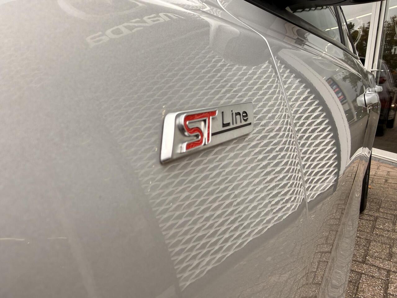 Ford FOCUS 1.0 EcoBoost Hybrid ST Line Style WINTER PACKAGE | TREKHAAK AFNEEMBAAR | NL AUTO |