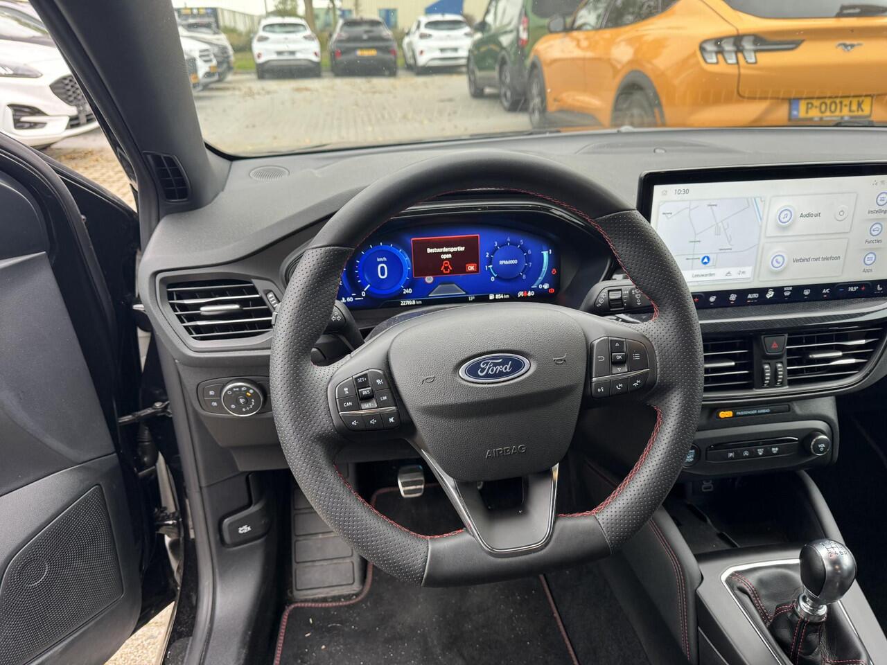 Ford FOCUS Wagon 1.0 EcoBoost Hybrid ST Line X 125pk | Driver Assistance Pack | Winterpack | 18 inch Licht metalen Velgen | SYNC 4 Navigatie