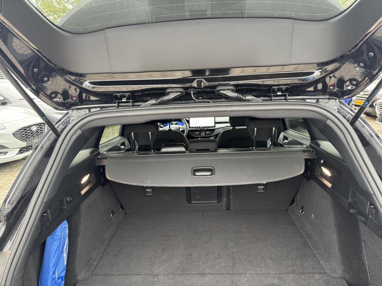 Ford FOCUS Wagon 1.0 EcoBoost Hybrid ST Line X 125pk | Driver Assistance Pack | Winterpack | 18 inch Licht metalen Velgen | SYNC 4 Navigatie