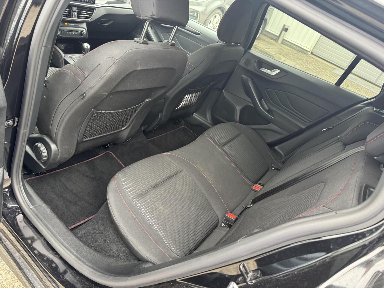 Ford FOCUS Wagon 1.0 EcoBoost Hybrid ST Line X 125pk | Driver Assistance Pack | Winterpack | 18 inch Licht metalen Velgen | SYNC 4 Navigatie