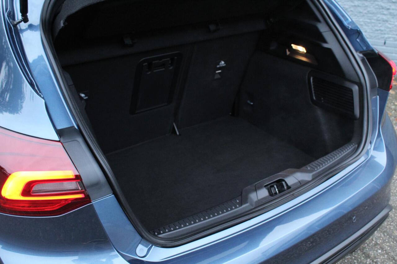 Ford FOCUS 1.0 EcoBoost Hybrid ST Line X