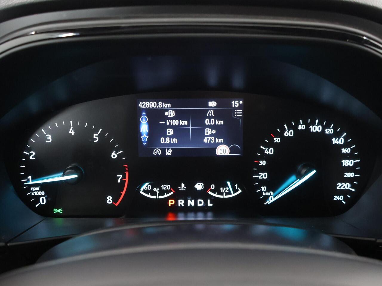 Ford FOCUS 1.0 EcoBoost Hybrid ST Line | Winterpakket | Cruise Control Adaptief | Parkeercamera | Navigatie |