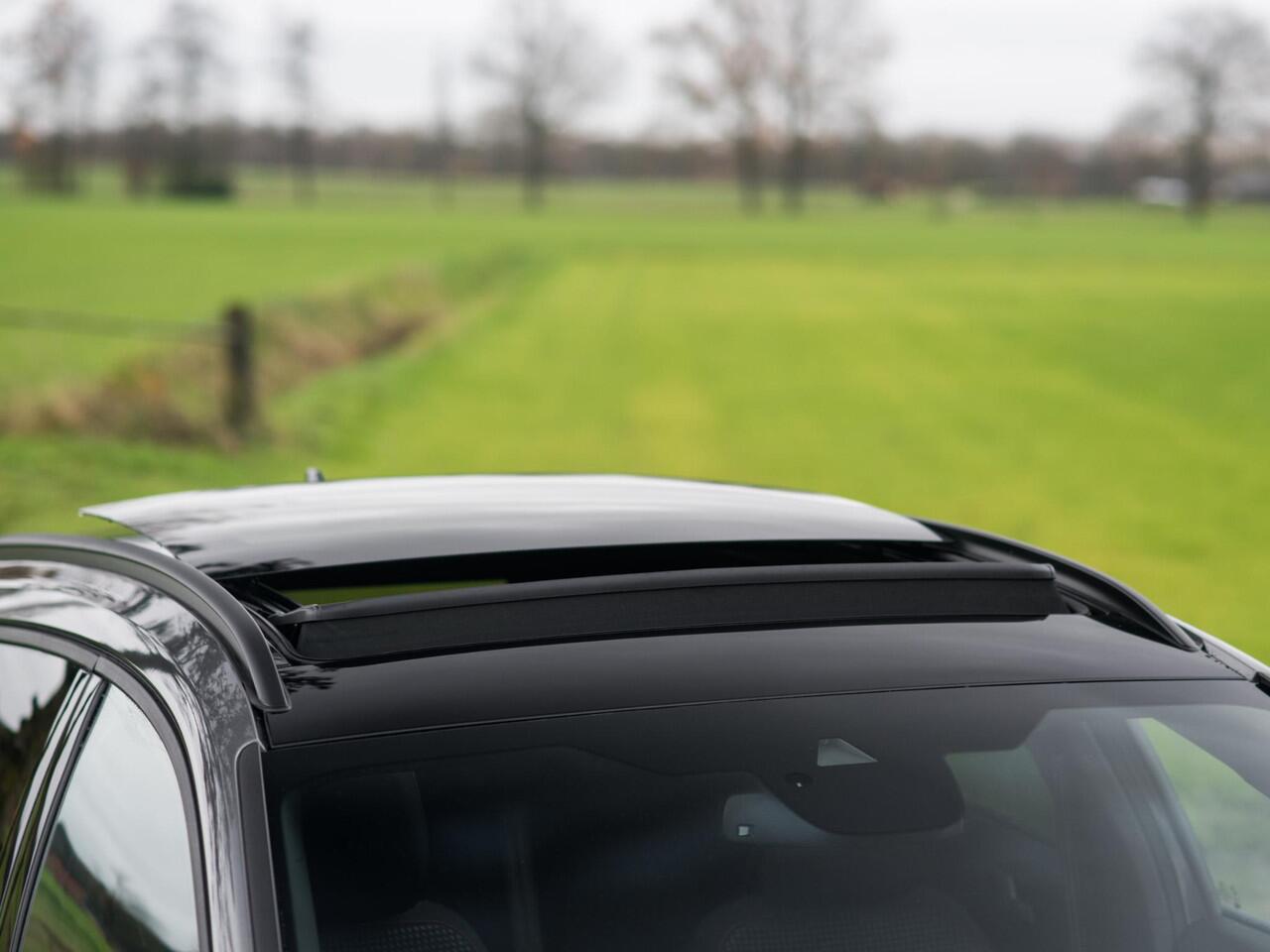 Ford FOCUS Wagon 1.0 EcoBoost Hybrid ST Line X Pano Virtual Keyless Trekhaak