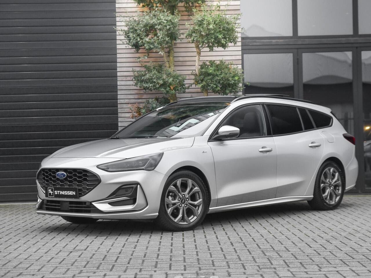 Ford FOCUS Wagon 1.0 EcoBoost Hybrid ST Line X Feestdagen geopend bel voor een afspraak. Panoramadak Virtual Keyless Trekhaak
