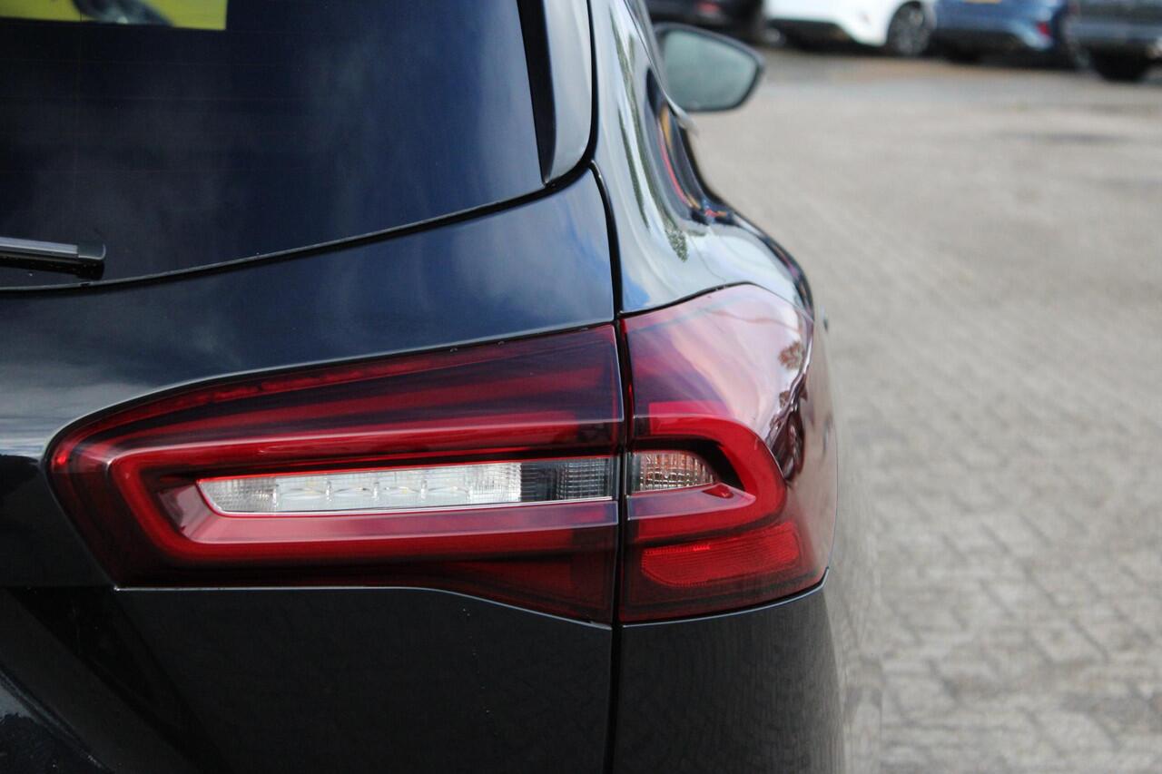 Ford FOCUS Wagon 1.0 EcoBoost Hybrid ST Line | Adaptive cruise control | Winter Pack | All season banden