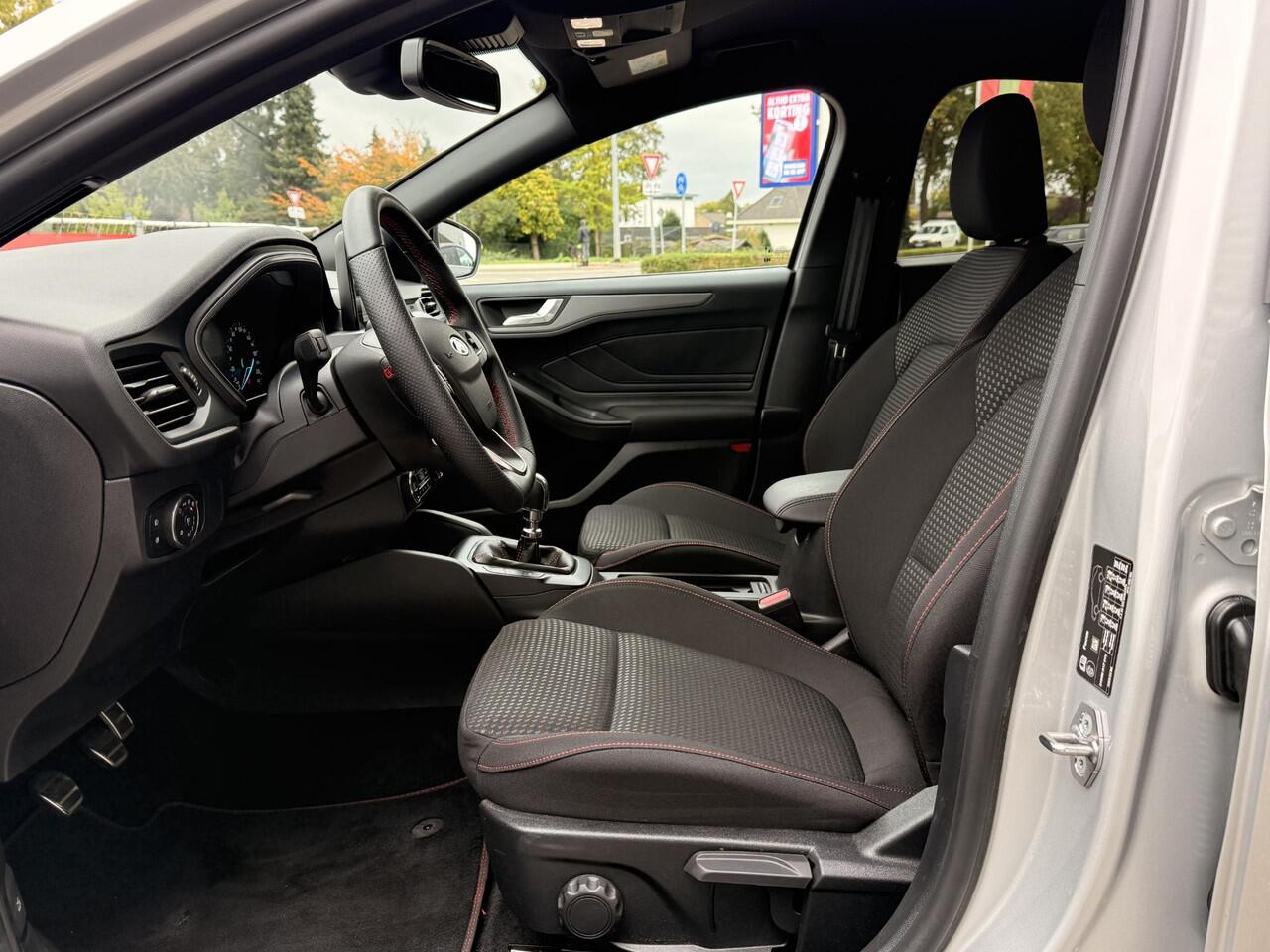 Ford FOCUS 1.0 EcoBoost Hybrid ST Line Style WINTER PACKAGE | TREKHAAK AFNEEMBAAR | NL AUTO |