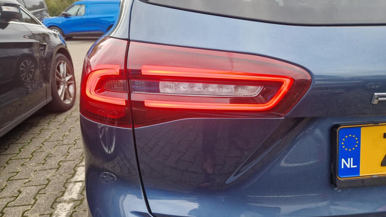 Ford FOCUS Wagon 1.0 EcoBoost Hybrid Titanium X AGR stoelen | 12 inch Touchscreen | Draadloos Android Auto / Apple Carplay | Camera achter |