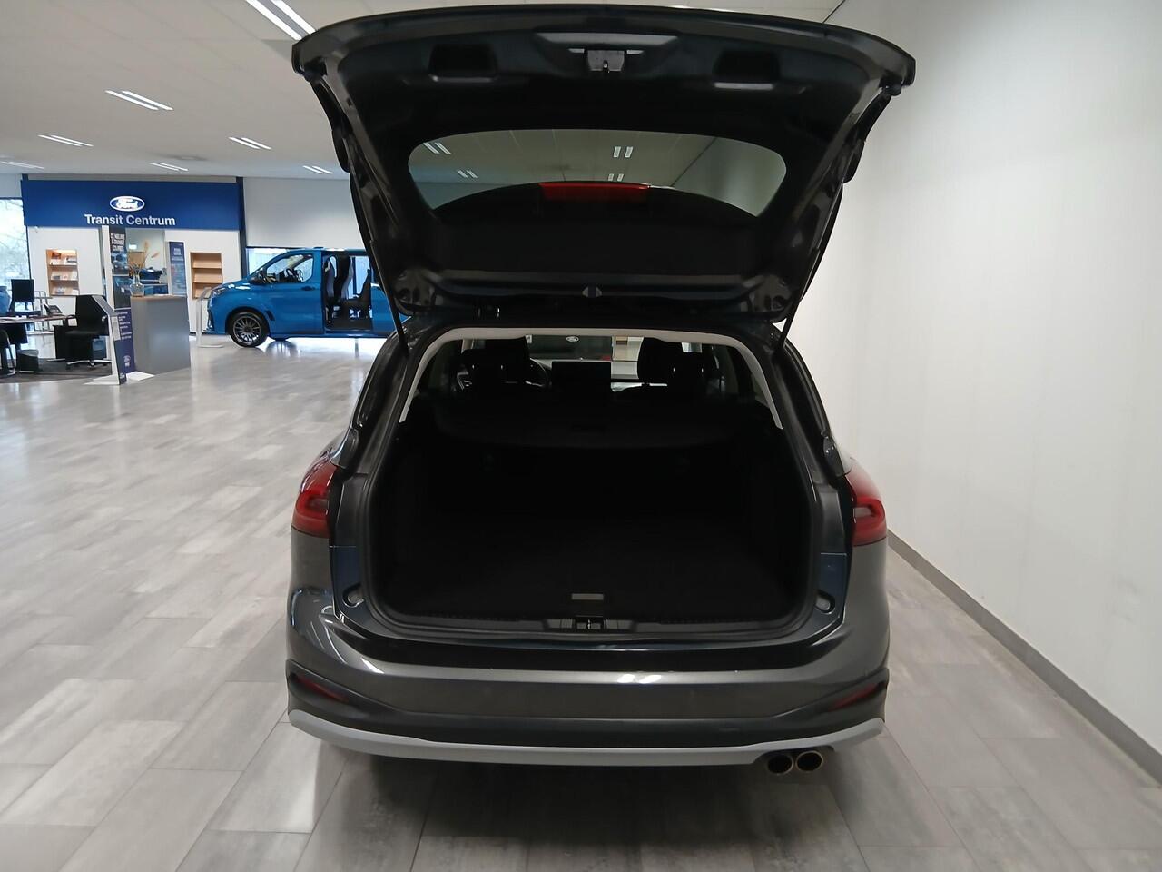 Ford FOCUS Wagon 1.0 EcoBoost 155PK Hybrid Active X * Automaat * Winter pack * Dode hoek detectie * Adaptieve Cruise control *