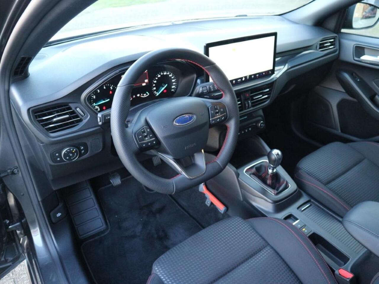 Ford FOCUS Wagon 1.0 EcoBoost Hybrid ST Line * WINTERPACK * TREKHAAK * NAVI *