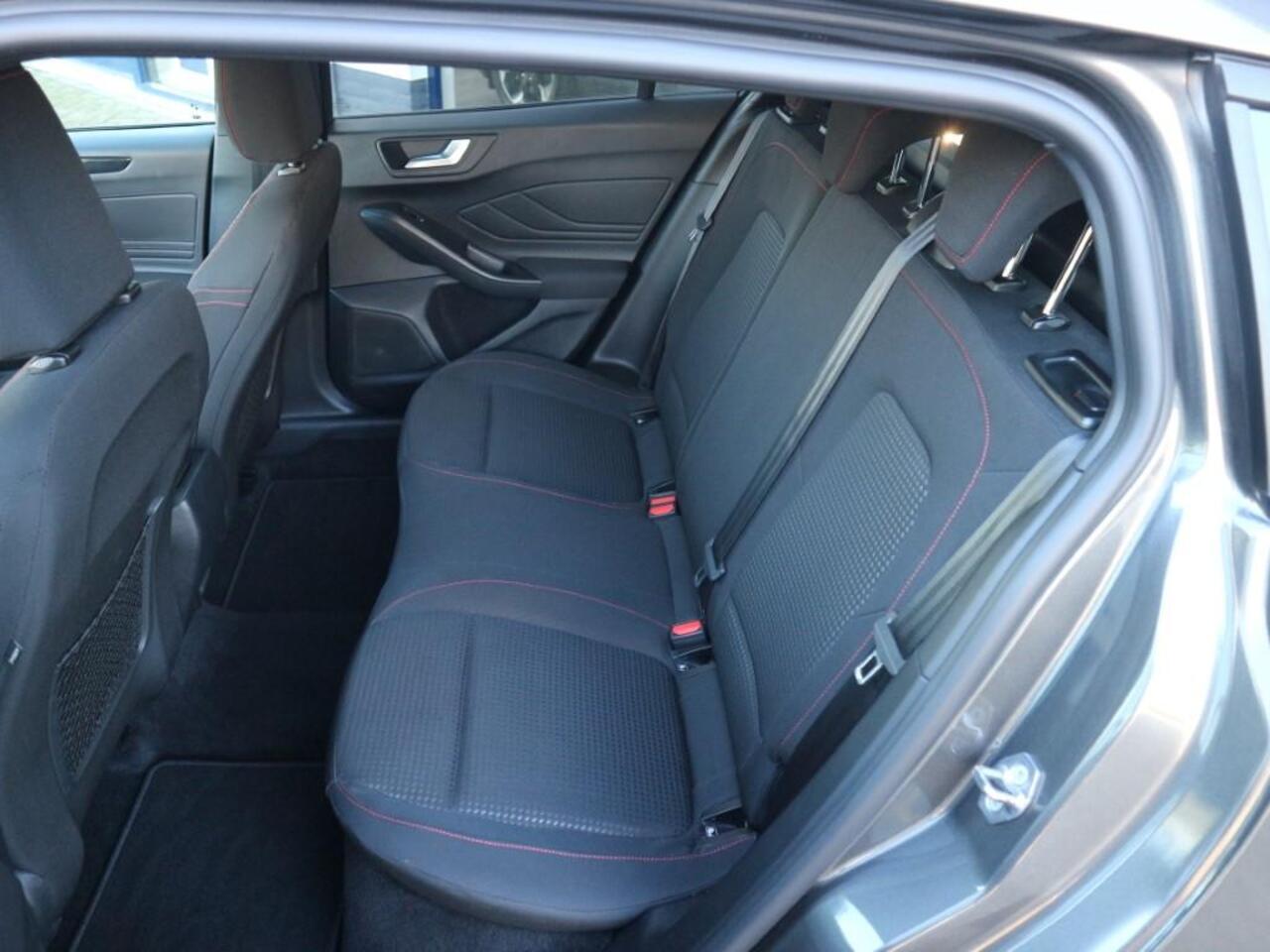 Ford FOCUS Wagon 1.0 EcoBoost Hybrid ST Line * WINTERPACK * TREKHAAK * NAVI *