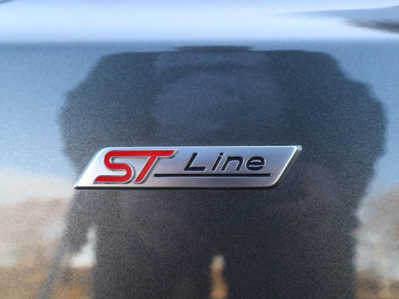 Ford FOCUS Wagon 1.0 EcoBoost Hybrid ST Line * WINTERPACK * TREKHAAK * NAVI *