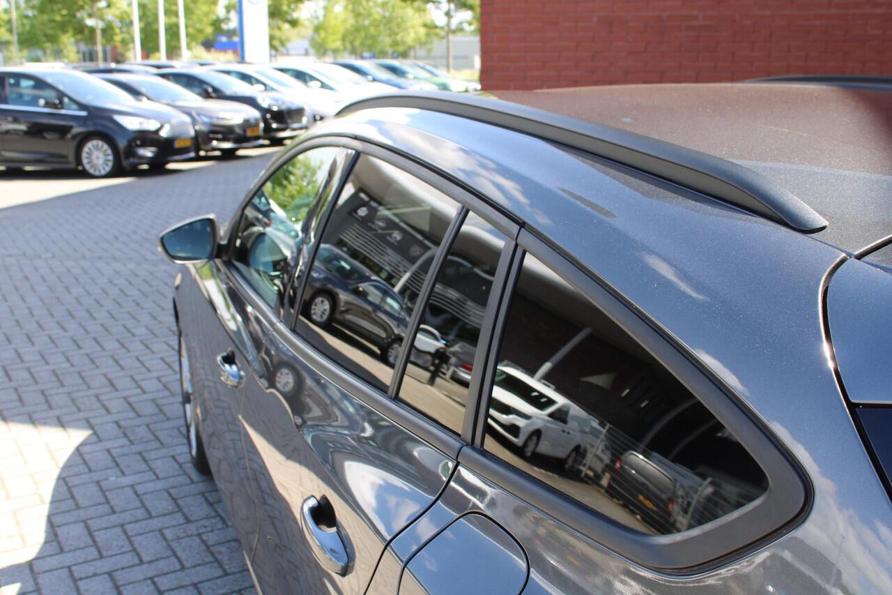 Ford FOCUS Wagon 1.5 EcoBlue ST Line X Automaat | Adaptive cruise control | Winter Pack | Trekhaak | Elektrische achterklep | BTW verrekenbaar | All season banden