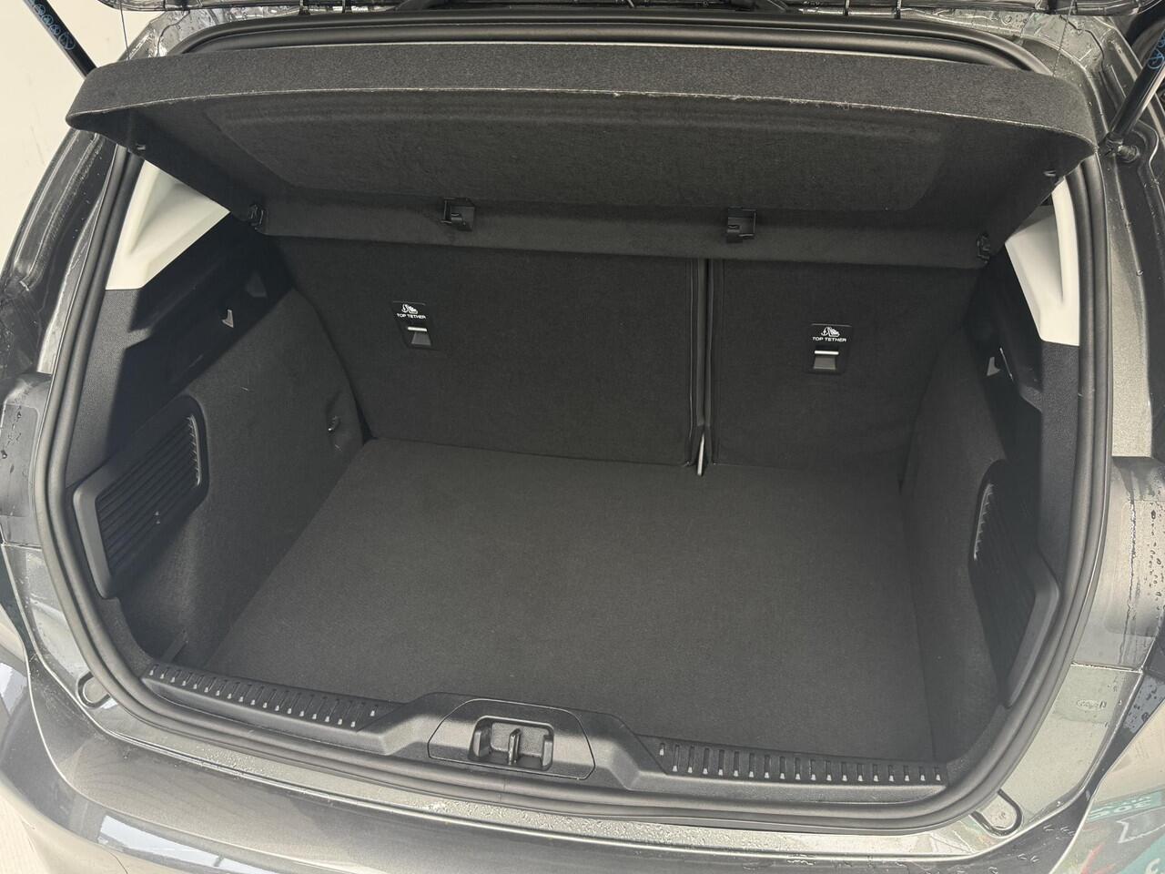 Ford FOCUS 1.0 EcoBoost Hybrid Titanium | Parkeersensoren V+A | Navigatie | Climate Control | Apple CarPlay / Android Auto |
