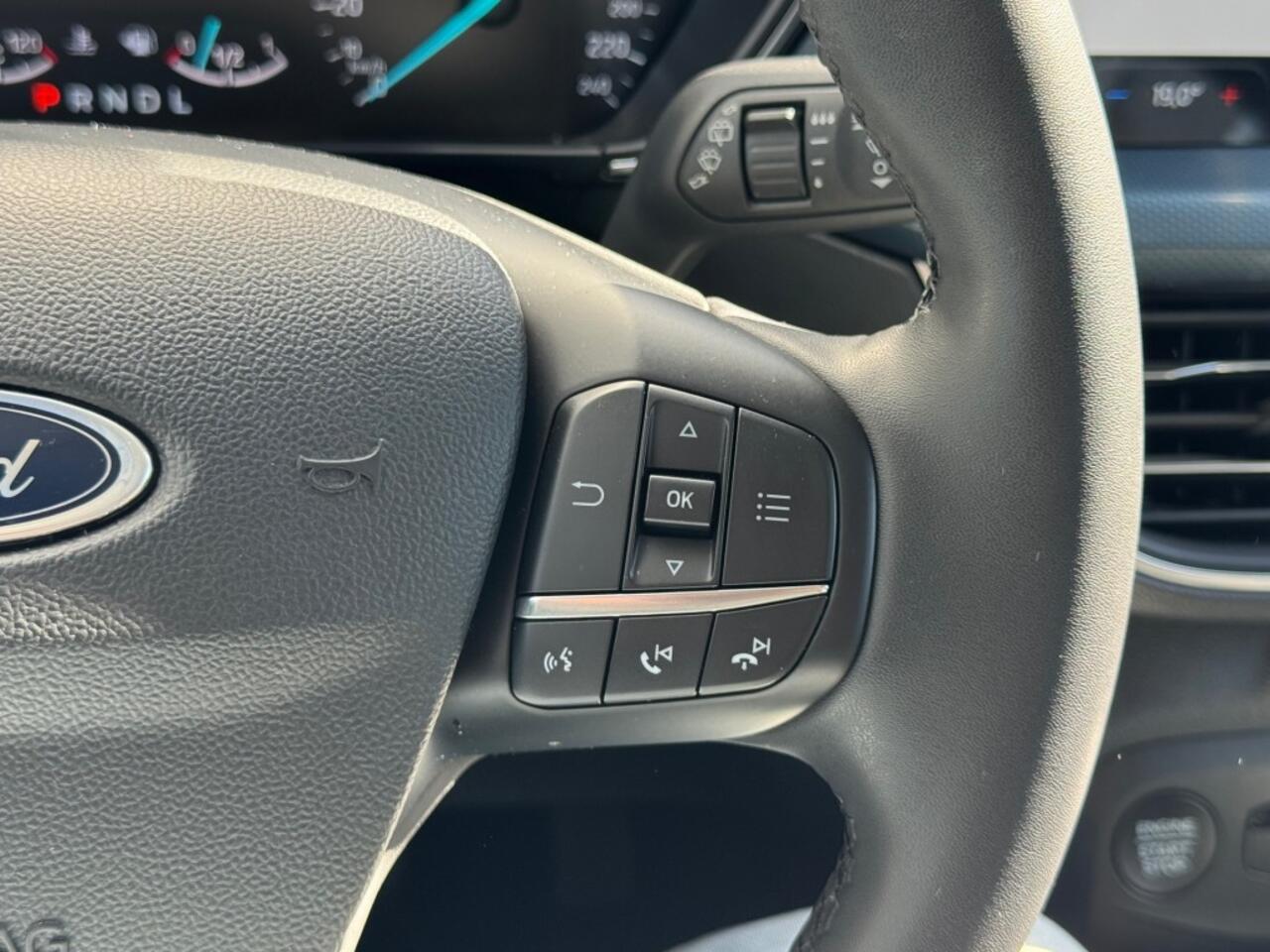 Ford FOCUS 1.0 Ecoboost 155 pk Automaat Active - Navi - camera - trekhaak