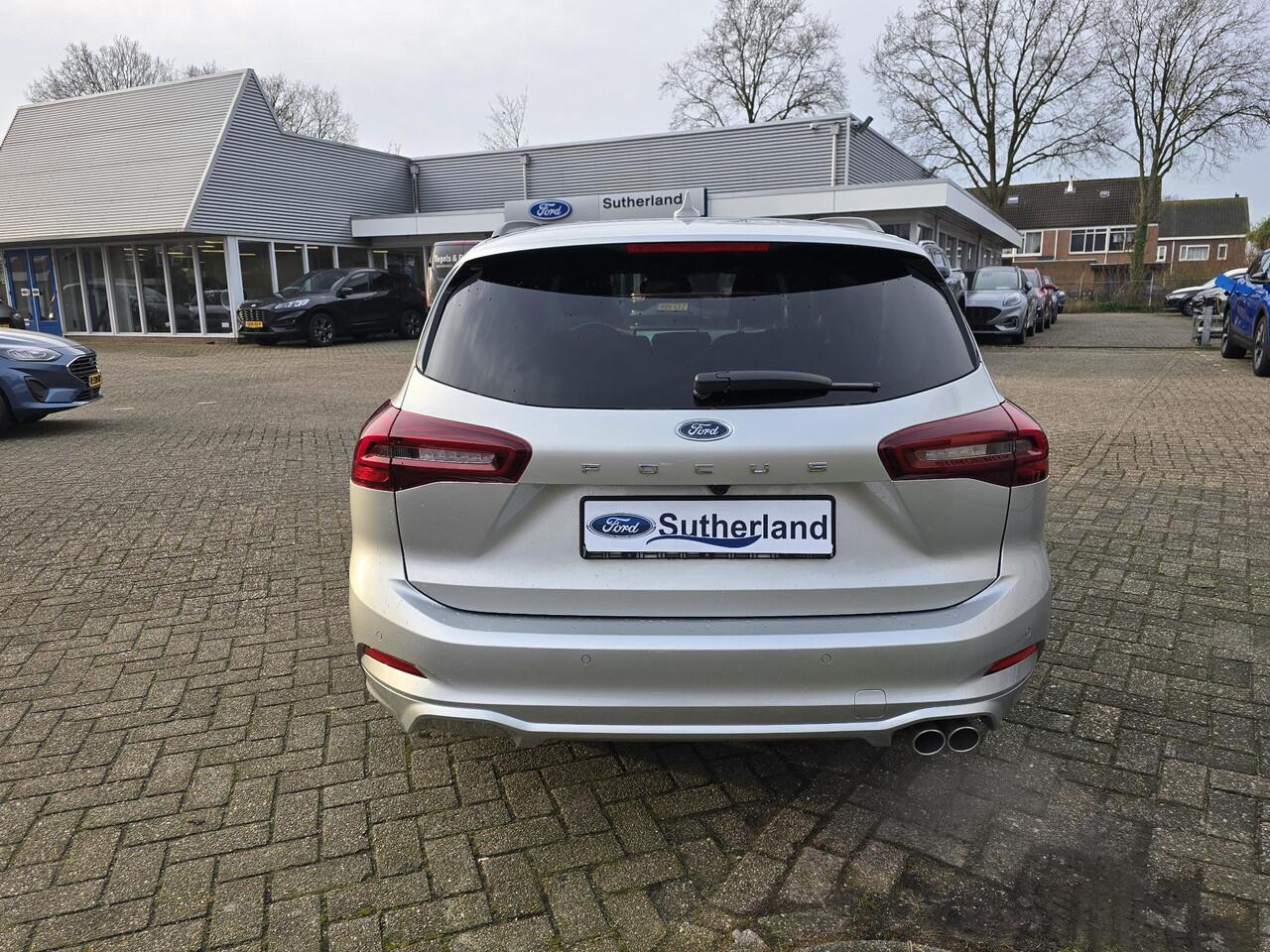 Ford FOCUS 1.0 EcoBoost Hybrid ST Line Wagon 155pk Automaat SCI | Winter Pack | Moondust Silver | 12.3 inch personaliseerbare Digital Cockpit | Achteruitrijcamera | Draadloos opladen mobiele telefoon | Ford Keyless Entry