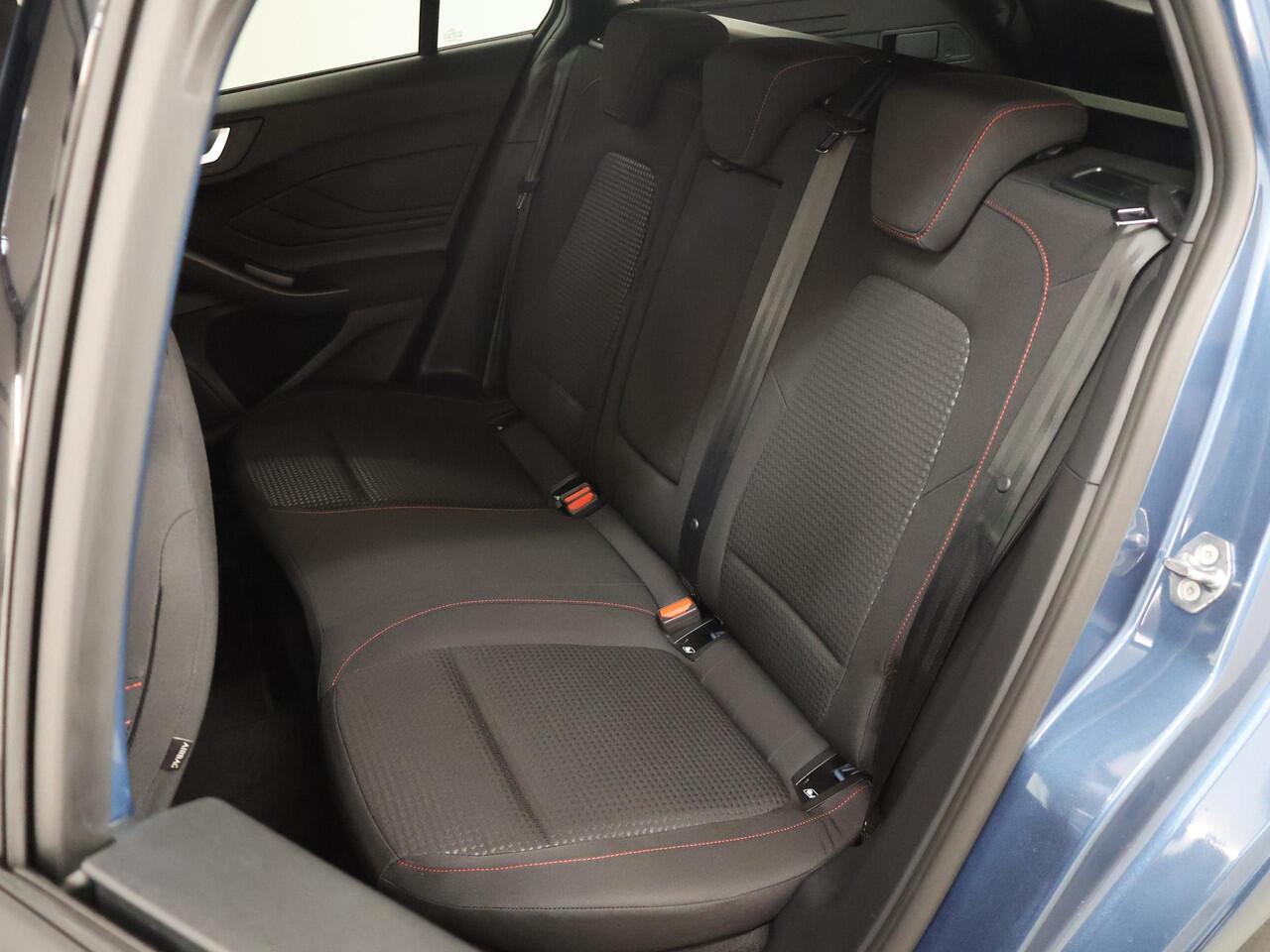 Ford FOCUS Wagon 1.0 EcoBoost Hybrid ST Line X | Winterpakket | Cruise Control Adaptief | Parkeercamera | Navigatie |