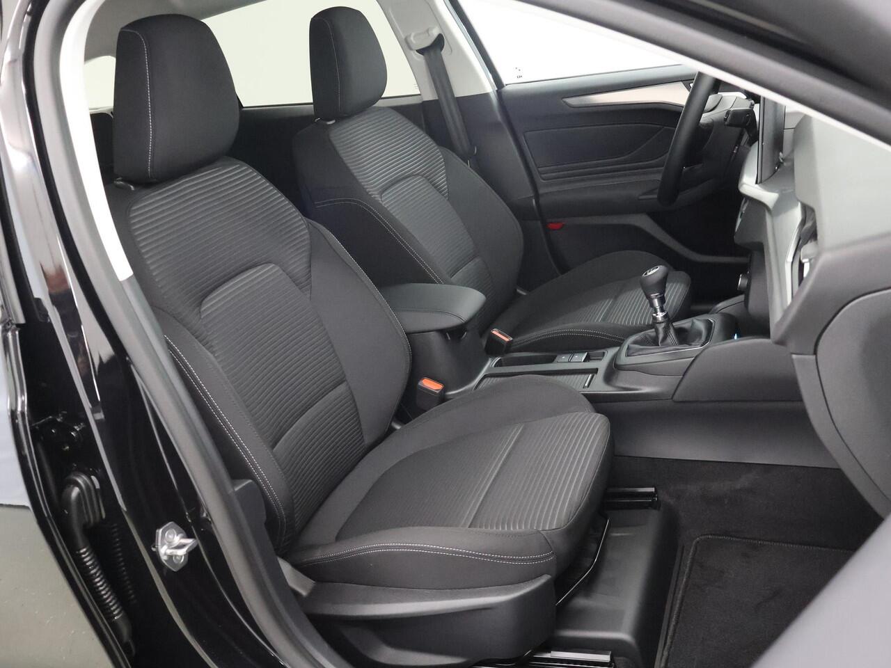 Ford FOCUS Wagon 1.0 EcoBoost Hybrid Titanium | Parkeercamera | Winterpakket | Cruise Control Adaptief | Navigatie | Draadloos Apple Carplay/Android Auto |