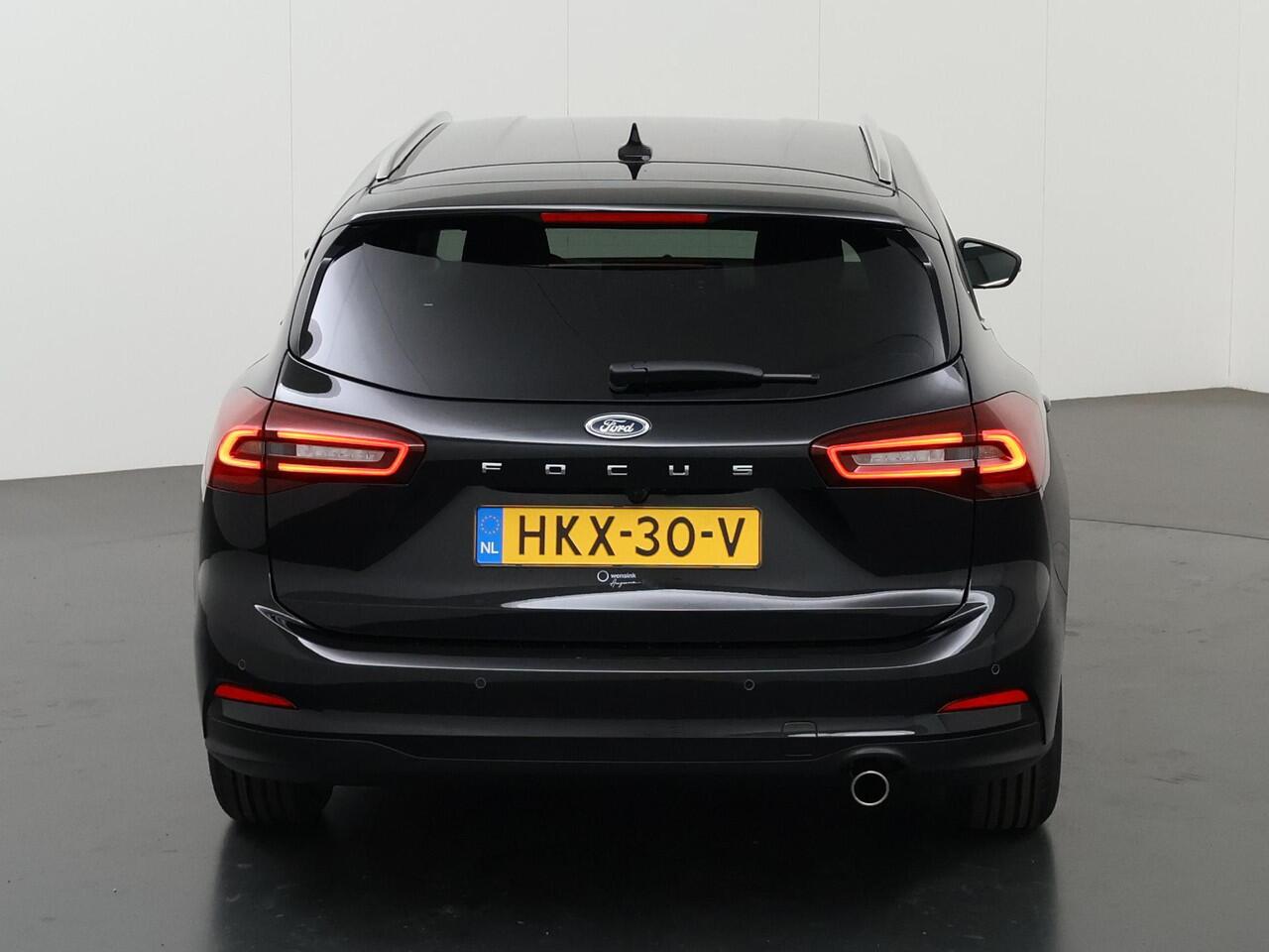 Ford FOCUS Wagon 1.0 EcoBoost Hybrid Titanium | Parkeercamera | Winterpakket | Cruise Control Adaptief | Navigatie | Draadloos Apple Carplay/Android Auto |